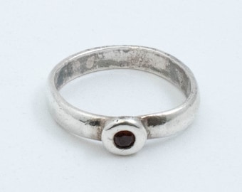 Vintage Sterling Silver Small Red Stone Solitaire Ring! [Size 6.5 US]