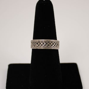 Sterling Silver Vintage Laser Cut Curly Design Ring [Size 7.75 US]