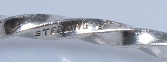 Vintage Sterling Silver Twisted Square Wire Bangle! by GRENZ