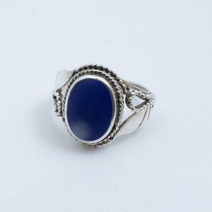 Vintage Sterling Silver Blue Oval Stone Ring with Beaded Trim! [Size 6.75 US]