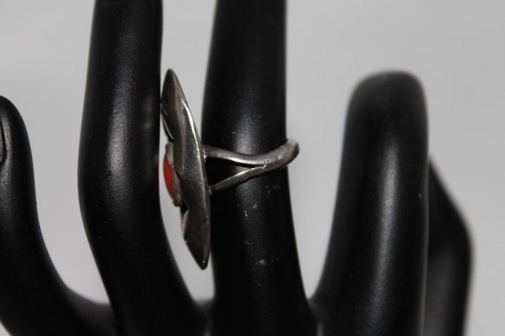 Vintage Coral Sterling Silver Shadowbox Ring - image 2