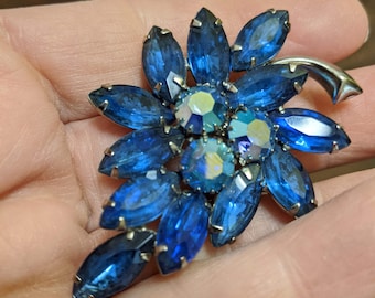 Vintage blue rhinestone brooch