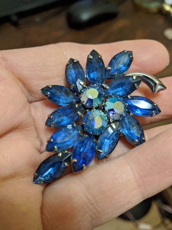 Vintage blue rhinestone brooch - image 1