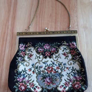 Vintage Threaded Clutch With Chain