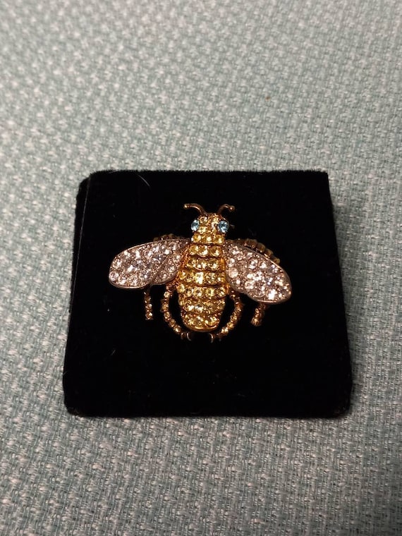 Kenneth Jay Lane Rhinestone Bumblebee Pin Brooch - image 1