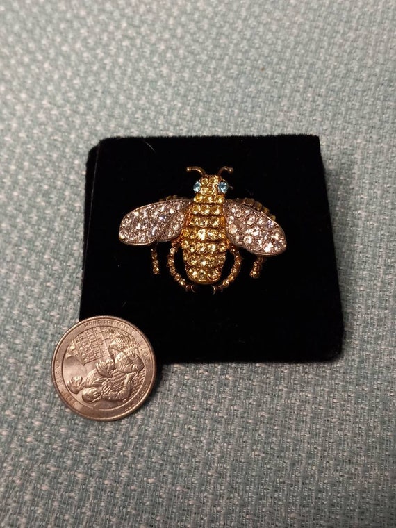 Kenneth Jay Lane Rhinestone Bumblebee Pin Brooch - image 4