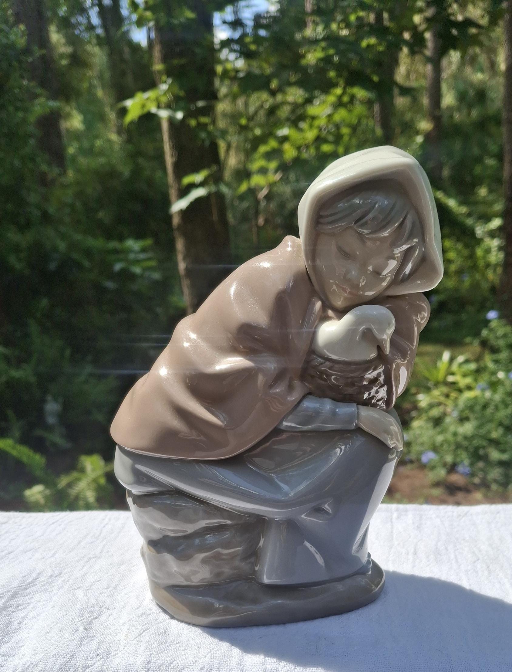 1982 Nao Lladro Girl Sleeping With Her Duck Figurine - Etsy