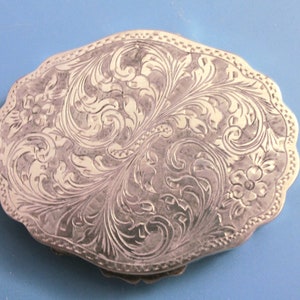 Specchio compatto vintage argento e cipria