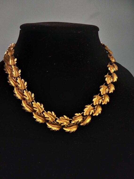 Napier Gold Tone Choker Necklace Textured Overlapp