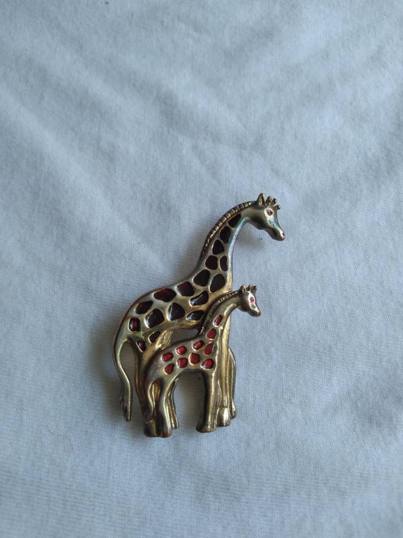Two giraffes brooch pin