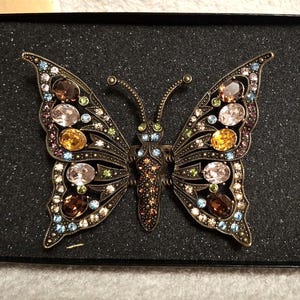 Heidi Daus Swarovski Multi Color Crystal Trembler Buttefly Brooch Pin in Original Box