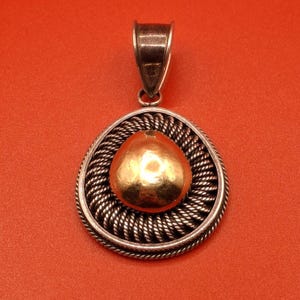 Vintage Bali Suarti BA 18K Gelbgold und Sterling Silber Anhänger