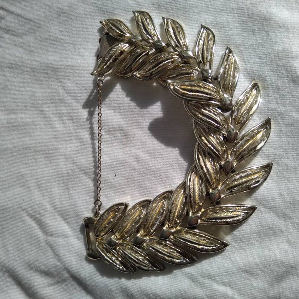 Vintage Coro Pegasus gold leaf bracelet