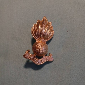 Vintage British Royal Engineers Corps Unique Collar Badge Cap or Hat badge
