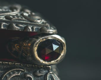 Oculus Garnet Ring: Your Personal Scrying Stone