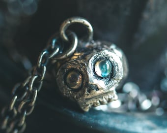 Memento Mori Skull Charm, Occult Jewelry – Rainbow Moonstone, Sterling Silver, 23.5K Gold Keum-boo