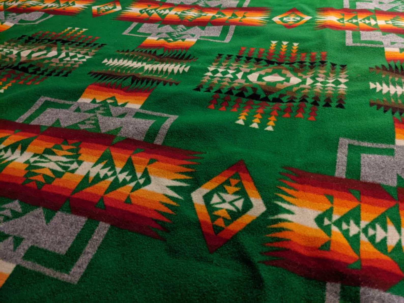 Beautiful Pendleton Wool Blanket Vivid Green Chief Joseph Etsy