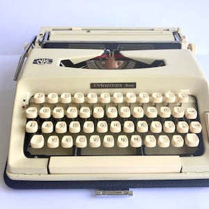 1975 Princess 500 Portable Typewriter