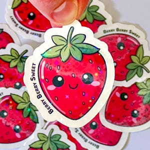 2 "Süße Erdbeere Kawaii Aufkleber Obst Ästhetischer Aufkleber Holographisch oder Semigloss Wasserflasche Aufkleber Laptop Dekoration Kawaii Essen Aufkleber