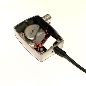 Micrófono Electro-Voice modelo 715 cromado satinado HiZ, estilo vintage de los años 50, con potente elemento de cristal Shure y control de volumen incorporado. imagen 8