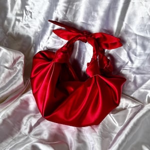 Petit sac en satin à nœuds | Pochette de soirée | Sac à nœud Furoshiki | Sac origami | +35 couleurs | sac femme design | sac rouge cerise pour événement