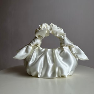 Petit sac en satin | sac en satin fait main avec noeuds | +25 couleurs | sac de mariée en satin de soie | sac de mariage| petit sac ivoire | sac de luxe fait main