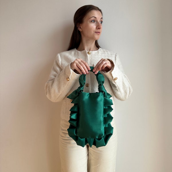 Incroyable sac à volants avec nœuds | Sac à main en satin élégant | petit sac vert pour tout événement | +35 couleurs | Sac à main de mariage | sac de créateur émeraude