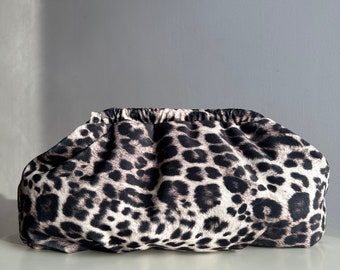 Clutch aus Samt mit Leopardenmuster | Abend-Damen-Clutch | Handgefertigte Samttasche| Dumpingkupplung | Damentasche mit Leopardenmuster