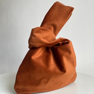 Bolso nudo japonés bolso de terciopelo para la muñeca bolso pequeño naranja para evento bolso furoshiki monederos de origami 25 colores bolso de noche de boda imagen 3