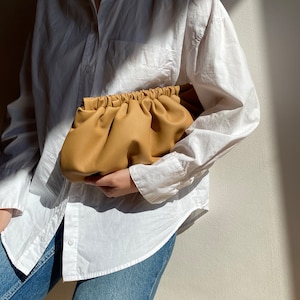 Pochette nuage beige | Sac de soirée | Sac en similicuir fait main | Pochette pour invité de mariage