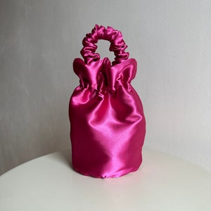 Sac de soirée en satin Sac à main de mariage en satin élégant sac pour demoiselles d'honneur Sac seau 35 couleurs Sac à main de créateur rose image 1