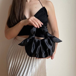Handgemachte kleine und große schwarze Satintasche | Hochzeitstasche | +35 Farben | Handgefertigte Abendtasche | handgemachte Tasche mit Knoten | Furoshiki-Knotentasche