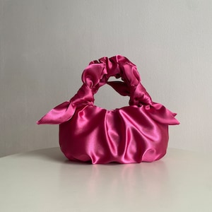 Kleine Abendtasche aus rosa Satin | Tasche im Furoshiki-Stil | +25 Farben | Tasche für besondere Anlässe | Hochzeitstasche | handgemachte Tasche mit Knoten