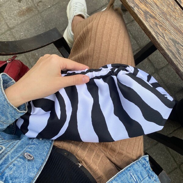 Zylus - Women's Zebra Print Crescent Baguette Shoulder Bag main image 1