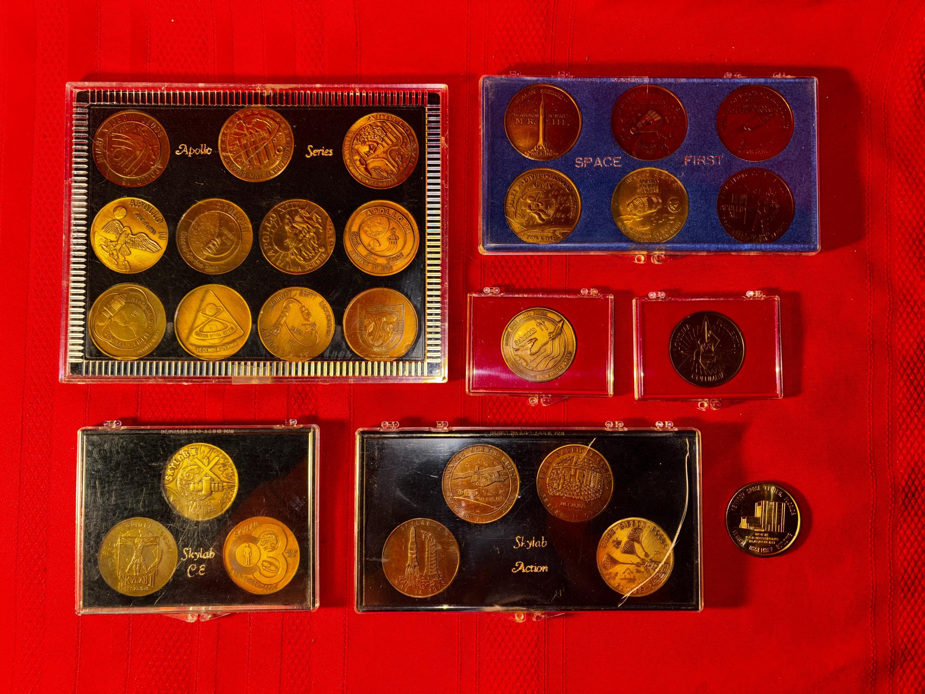 Vintage Space Shuttle Coin - Etsy