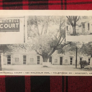 Mitchell Court, Newport, Ark. Carte postale vintage, Noir et blanc, Carte postale avec photo, Inutilisé, Dos divisé