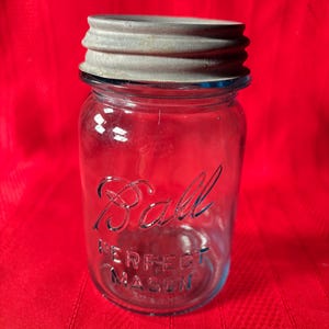 Ball Perfect Mason Jar, with Zinc Lid, Aqua Blue, 1923-1933, 16 Ounces or 1 Pint