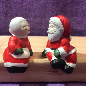 Christmas Salt and Pepper Shakers, Santa Claus and Mrs Claus, Ceramic
