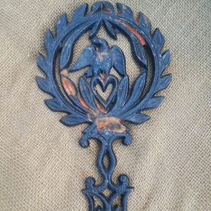 Cast iron Eagle trivet/Vintage eagle trivet/Antique Eagle cast iron trivet