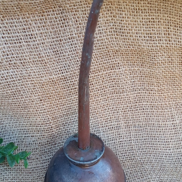 Vintage oil can/ old oil can/ Antique oil can/ oil can