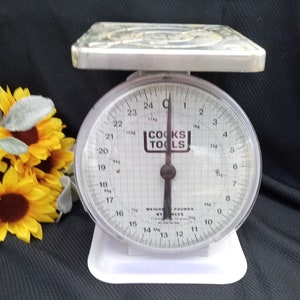 Antique white scale/ cooks tools scale/scale