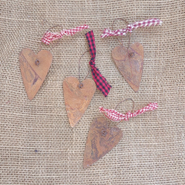 Rusty hearts/ hearts/ rustic hearts/ primitive hearts/ Valentines hearts/ heart ornaments/ metal hearts/ small hearts with wire/Red material