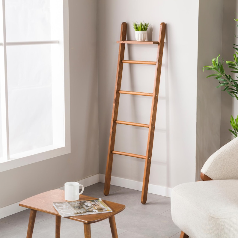 6 Foot Wood Quilt Ladder: Blanket & Towel Rack Organizer