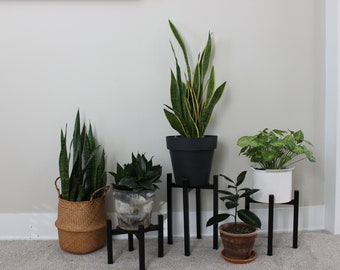 Modern Metal Plant Stand-Black| Indoor/Outdoor Plant Stand| Black Powder-coated Modern Plant Stand