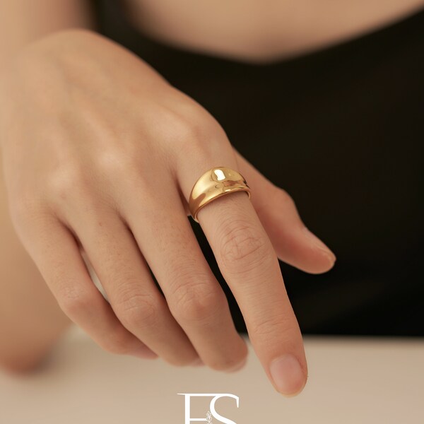 18K Gold Filled Chunky ring, Gold Stacking ring, Gold Signet ring, Minimalist ring, Gold Statement ring, Dainty gold ring, Water-resistant