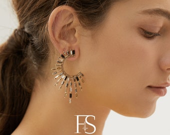 14K Gold Celestial Statement Earrings, Gold Geometric Earrings, Chunky Metal Star Earrings, Shiny Half Circle Abstract earrings