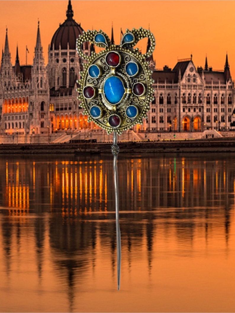 F LAVRAT,PENDENTIF METAL, SIGNE,EPOQUE XXème