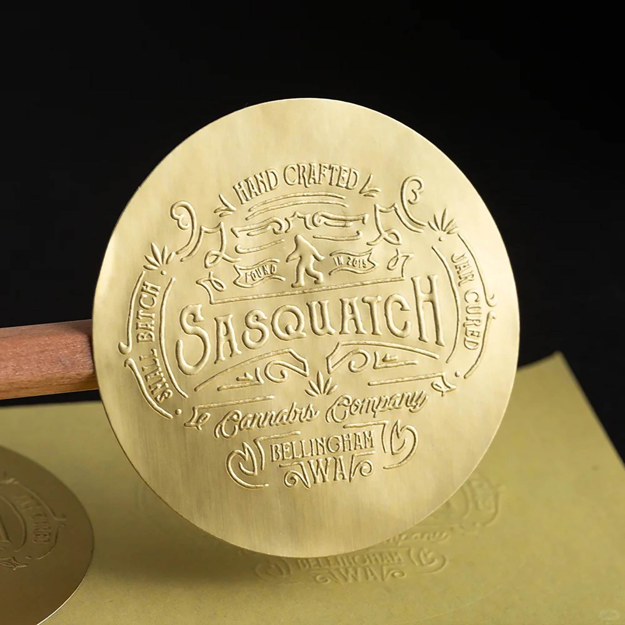 Kancing Emboss Custom 2'' Custom Logo Emboss Matte Gold Round Stickers Gift Packaging Seal ...