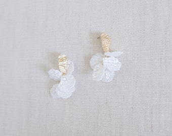 White flower earrings, fairy earrings, bridal earrings, wedding earrings