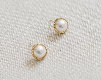 French elegant baroque pearl earrings, all-match exquisite small retro earrings, Christmas, Birthday Gift